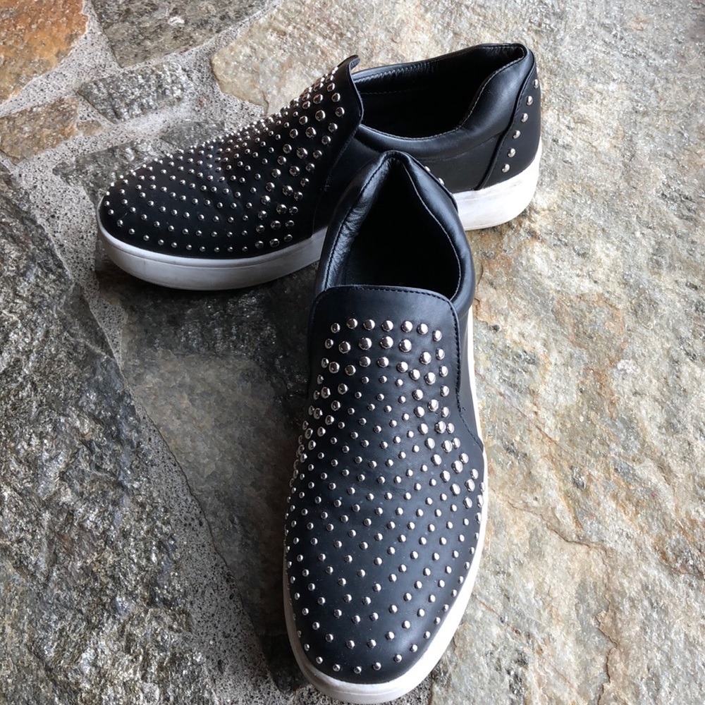 🌺Flash Sale🌺Steve Madden Slip On Sneakers.
